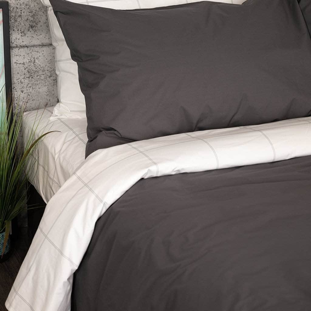 Bed with Organic Percale Charocal bedding