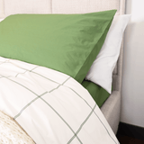 Bed with Leaf pillowcases