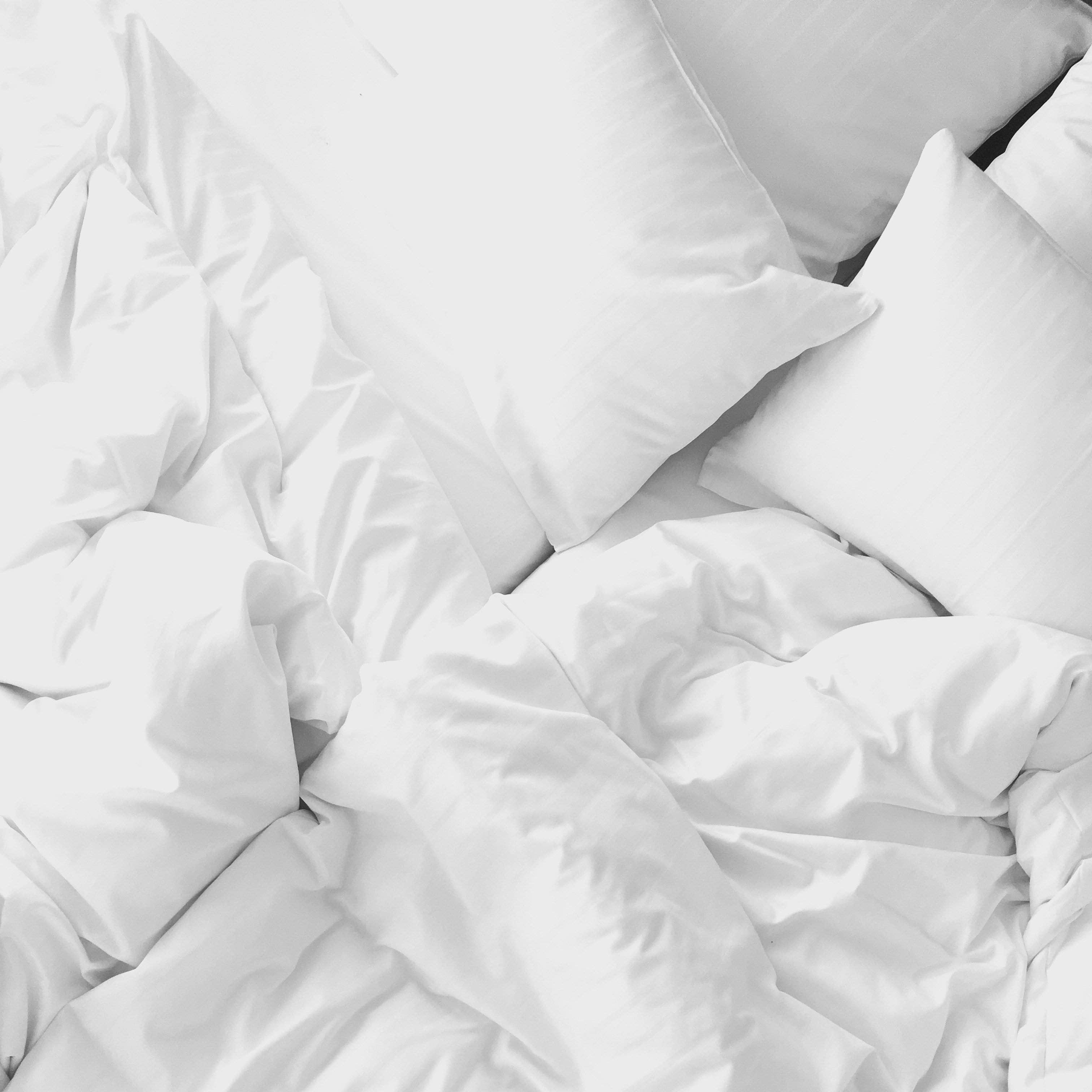 Pile White Hotel Pillows