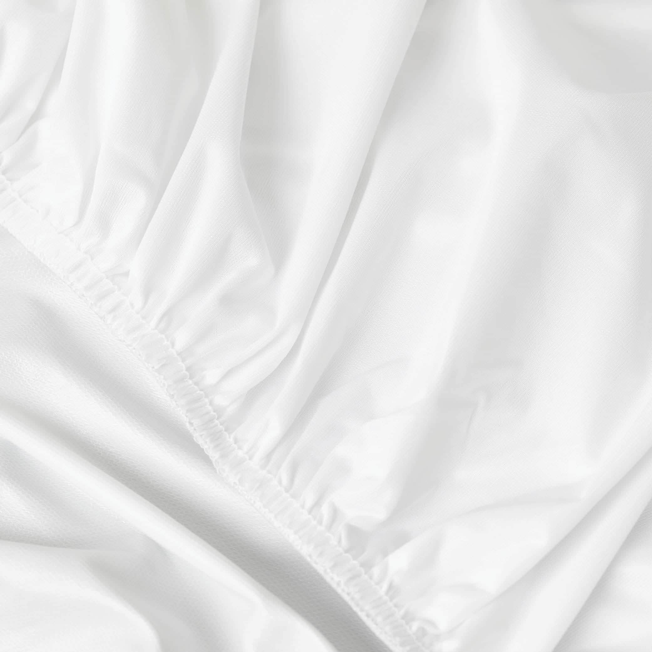 Close-up image of the cuff on the bottom of a Cooling Mattress Protector