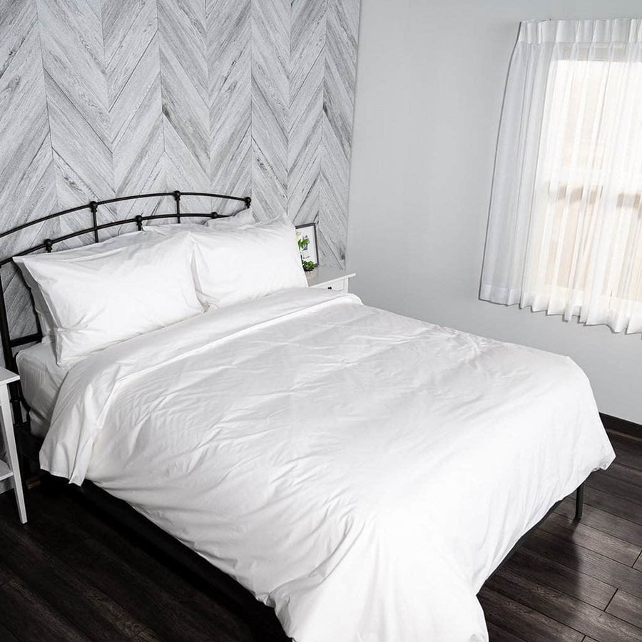 Bed with the Essential Collection Percale Duvet Cover in White