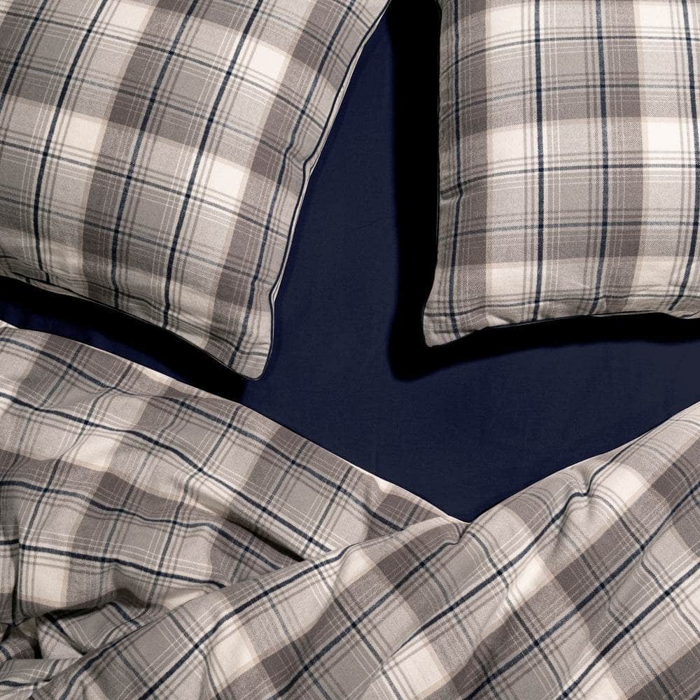 Organic Flannel Fitted Sheets Plaid and Navy Canada